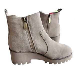 Blondo Waterproof Womens Boots 7.5 Dyme Chelsea Ankle Suede Leather Sand Tan Col